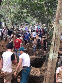 Hàng trăm người dân đã về nhà sau nhiều ngày ‘công cốc xẻ núi’ tìm đá quý