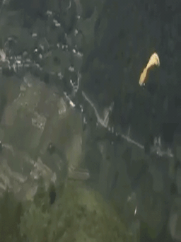 Phi công người Nga rơi xuống vực ở Yên Bái: 'Nếu anh ấy có thêm 15 m'