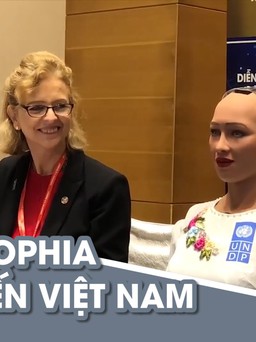Robot Sophia mặc áo dài, nói chuyện trí tuệ nhân tạo ở Việt Nam