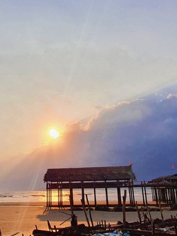 Tết Tân Sửu 2021: Sự “trỗi dậy” của bình minh trên biển Thạnh Phú