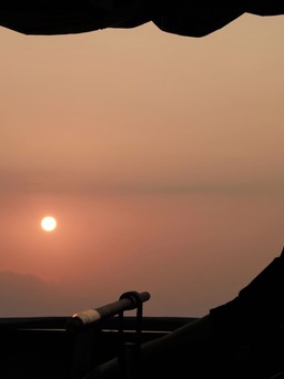 Ngày tết lênh đênh trên sông để đón bình minh và 'săn' hoàng hôn