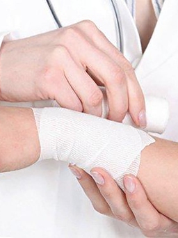 Hướng dẫn cách sơ cứu vết thương chảy máu ngoài ngăn ngừa sẹo hiệu quả
