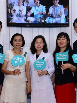 Tư vấn bảo vệ thiên chức làm mẹ tại triển lãm cưới