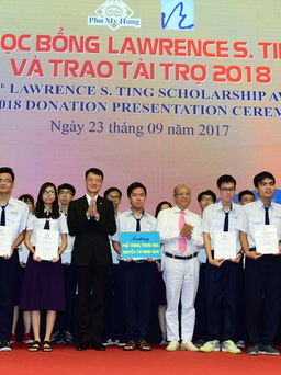 Quỹ Lawrence S. Ting trao 371 suất học cho HS-SV xuất sắc