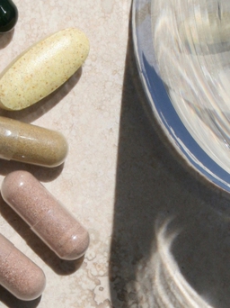 Bí quyết chọn viên uống vitamin tăng sức đề kháng cho từng loại da