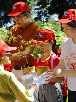 Biến ý tưởng nhỏ thành 3.000 cây giống tặng cho Vườn quốc gia Vũ Quang (Hà Tĩnh)