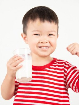 Sữa non ColosIgG 24h chứa kháng thể IgG - giúp tăng cường miễn dịch cho bé