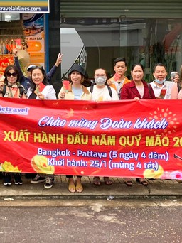 Du khách rộn ràng du xuân cùng Vietravel sáng mùng 4 Tết Quý Mão 2023