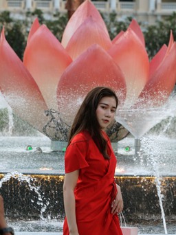 'Ra mắt' đài phun nước nghệ thuật trên phố đi bộ Nguyễn Huệ trung tâm Sài Gòn