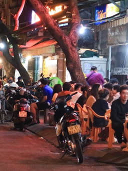 TP.HCM: 1.3 cho phép mở lại nhà hàng, tiếp tục đóng cửa bar, karaoke, gym...