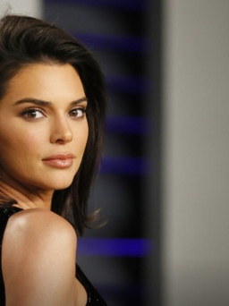 Thương hiệu Ý kiện Kendall Jenner vì vi phạm hợp đồng người mẫu
