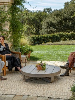 Cuộc phỏng vấn truyền hình của vợ chồng Hoàng tử Harry với Oprah Winfrey thua giải Emmy