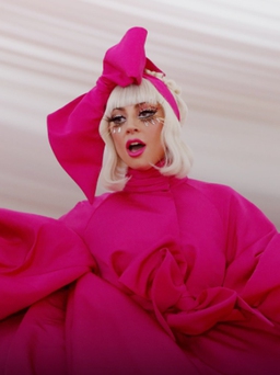 Lady Gaga dẫn đầu danh sách những người nổi tiếng mặc đẹp nhất