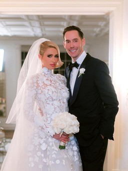 Paris Hilton kết hôn trong một 'đám cưới cổ tích'
