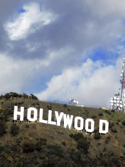 Nhân viên đoàn phim Hollywood chấp thuận hợp đồng với nhà sản xuất phim và truyền hình
