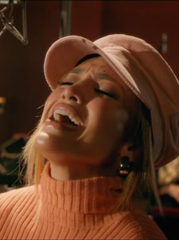 Jennifer Lopez phát hành đĩa đơn 'On My Way' từ phim sắp chiếu ‘Marry Me’