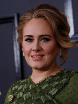 Adele đứng đầu bảng xếp hạng âm nhạc Anh với album ‘30’