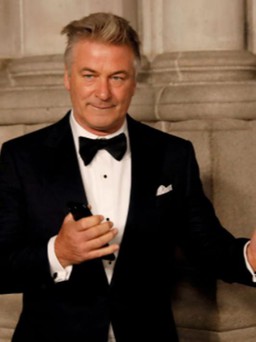 Alec Baldwin chia sẻ lá thư thành viên đoàn phim 'Rust'