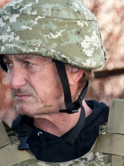 Sao Hollywood Sean Penn dũng cảm đến Ukraine làm phim