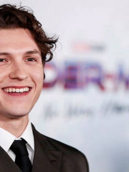 Tom Holland trở thành ‘vua’ phòng vé khi có hai phim vào top 3 doanh thu