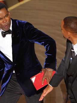 Will Smith được yêu cầu rời khỏi Lễ trao giải Oscar ngay sau khi tát Chris Rock
