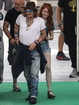 Johnny Depp có bồ mới?