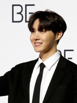 Ngôi sao K-Pop J-Hope của nhóm BTS làm nên lịch sử tại lễ hội Lollapalooza ở Chicago