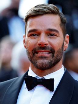 Ca sĩ Ricky Martin trắng án sau cáo buộc loạn luân