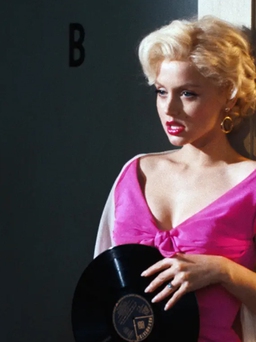 Courtney Stodden kêu gọi khán giả tẩy chay phim 'Blonde': 'Hãy để Marilyn Monroe yên!'