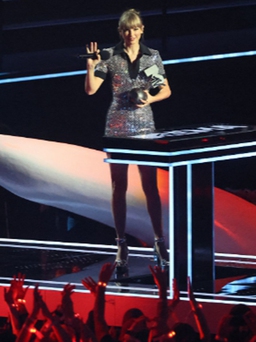 Taylor Swift giành nhiều giải thưởng nhất tại MTV Europe Music Awards