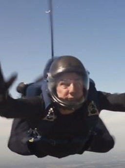 Tom Cruise thực hiện hơn 500 lần nhảy dù trong bom tấn ‘Mission: Impossible’