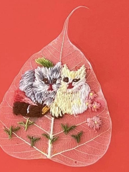 Linh vật mèo trên tranh lá bồ đề có gì lạ mà thu hút khách mùa tết?