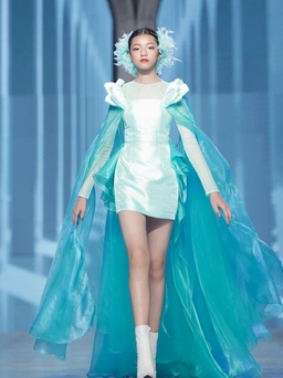 Cindy Thái Tài bất ngờ làm nhà thiết kế tại Vietnam Junior Fashion Week