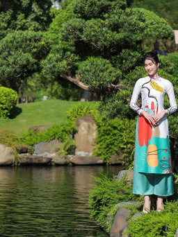 Mùa Xuân tươi vui rực rỡ trên áo dài Tết của nhà thiết kế Lê Ngọc Lâm