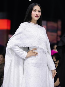 Mùa đông trầm ấm với trang phục từ len, dạ và lông cừu của Adrian Anh Tuấn