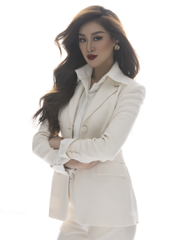 Hoa hậu Khánh Vân lạ lẫm trong hình ảnh nữ doanh nhân