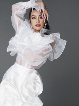 Hoa hậu Ngọc Châu gợi cảm với áo váy xuyên thấu