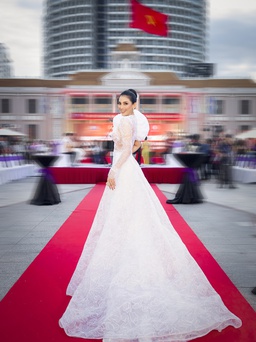Trương Thị May diện váy trắng thanh thoát dự lễ trao giải Cánh Diều Vàng