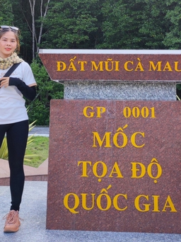 Cô gái chinh phục 4 điểm cực của Việt Nam bằng xe máy