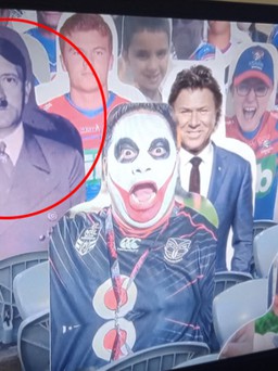Kênh FOX Sports phải xin lỗi vì đưa fan ảo “Hitler xem bóng bầu dục”