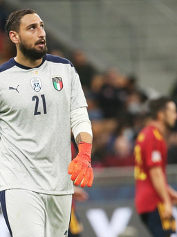 HLV Mancini phản ứng CĐV Ý la ó thủ môn Donnarumma