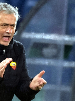 HLV Mourinho chấn chỉnh ngay 2 học trò cưng dù AS Roma giành chiến thắng đậm