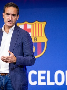 Sóng ngầm ở Barcelona sau thỏa thuận tài trợ và bán tên sân Nou Camp