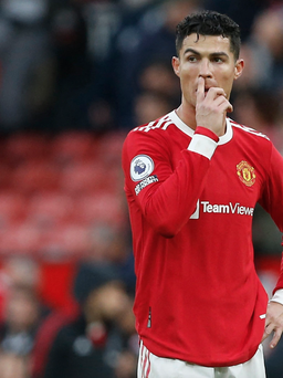 Cristiano Ronaldo vắng mặt bí ẩn trước trận derby Manchester