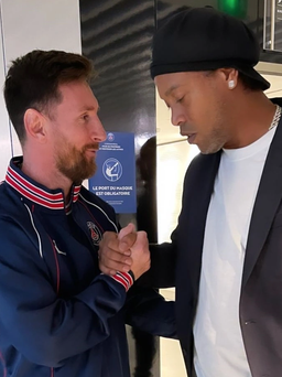 Ronaldinho chỉ ra lý do CĐV PSG nên ủng hộ Messi, Neymar và Mbappe