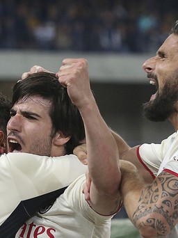 AC Milan giành lại ngôi đầu, cuộc đua vô địch Serie A kịch tính đến lượt cuối