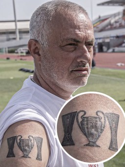 HLV Mourinho gây bão với quyết định ‘xăm mình’