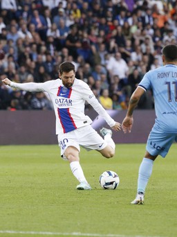Messi lập siêu phẩm giúp PSG giữ mạch bất bại ở Ligue 1