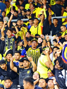 AFF Cup 2022: Buổi hòa nhạc cản trở CĐV Malaysia ủng hộ đội nhà trước Thái Lan