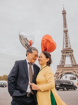 Dân mạng thả 'mưa tim' cho bộ ảnh con trai chụp cha mẹ U.80 ở Paris
